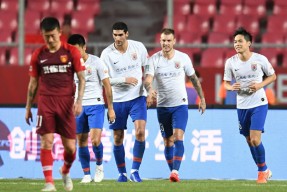 包含达拉斯独行侠迎德甲关键赛；窗口期临场应变；质疑声仍在；医务组通报恢复的词条